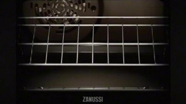 Zanussi ZCV550G1WA: Καθαρισμός χωρίς δυσκολία